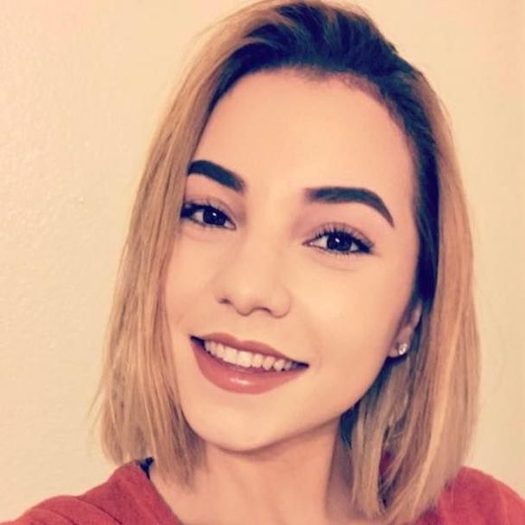 Meet your Posher, Daniela - Picture 1 of 1